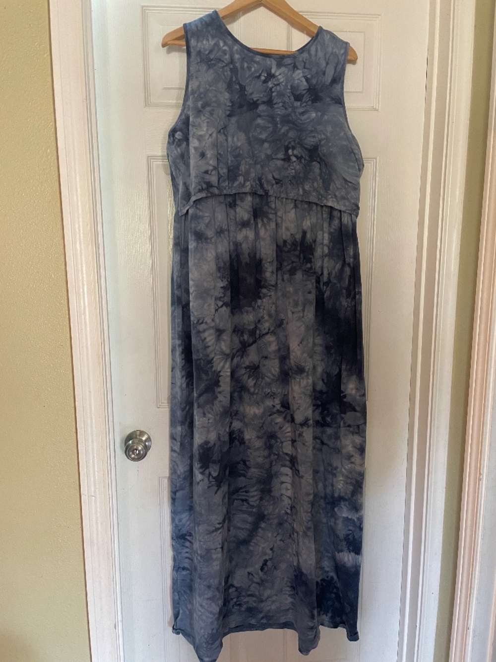 Nursing queen dress